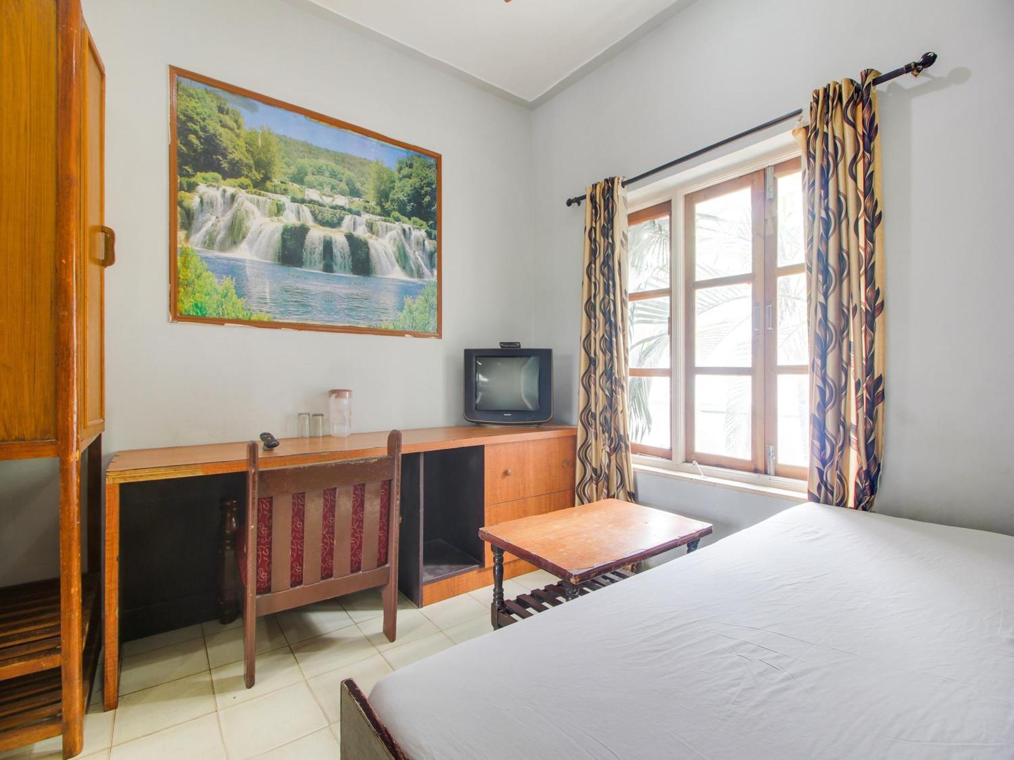 Collection O Maizons Lakeview Hotel Baga